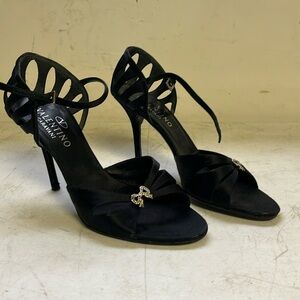 Black stiletto heels Valentino Caravani size 8.5 / 40